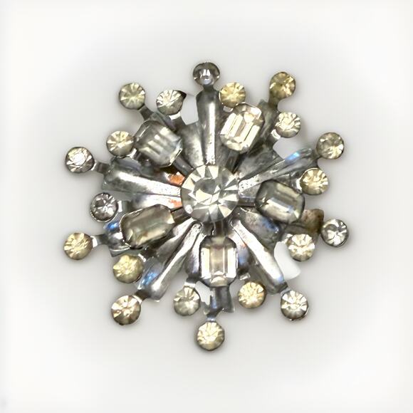 Unbranded Jewelry - MCM VINTAGE Starburst Rhinestone Brooch Silver Tone Pin Clear 1.5” 3273-22